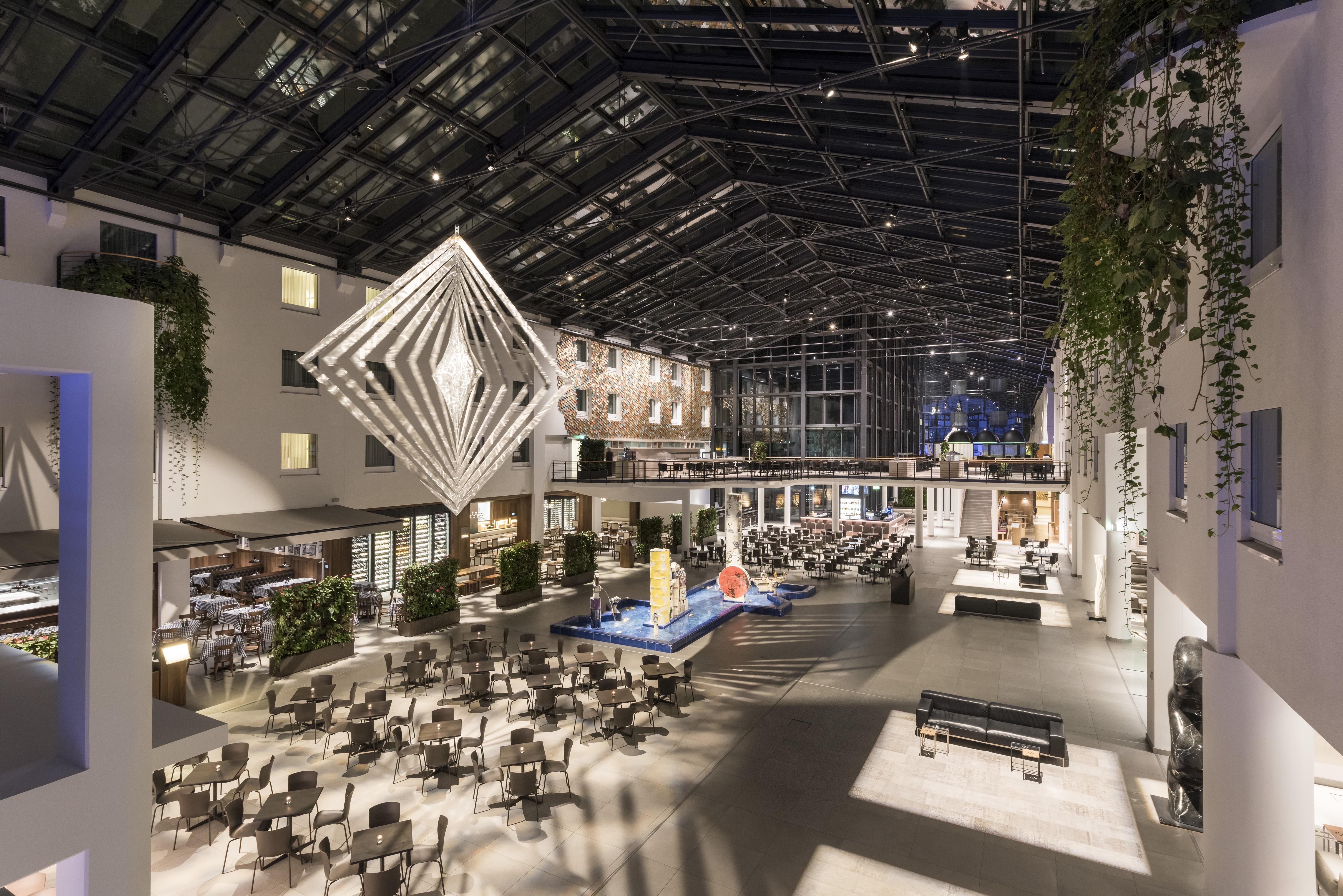 Estrel 4* Berlin